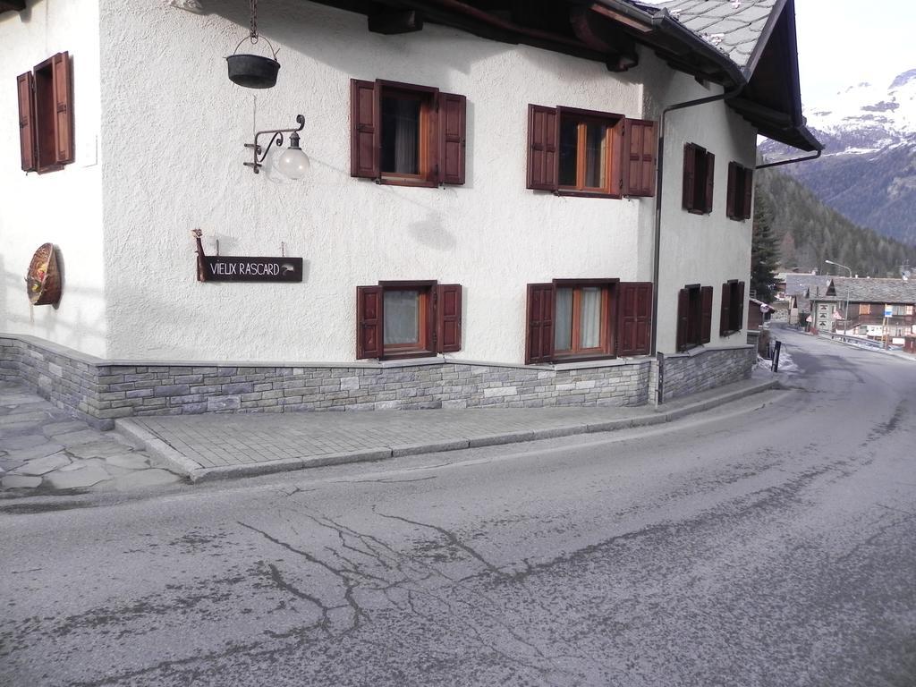 Le Vieux Rascard Chambres D'Hotes Champoluc Δωμάτιο φωτογραφία