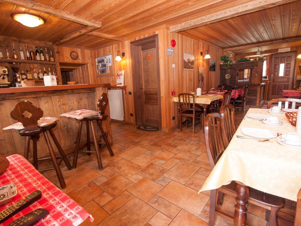 Le Vieux Rascard Chambres D'Hotes Champoluc Εξωτερικό φωτογραφία