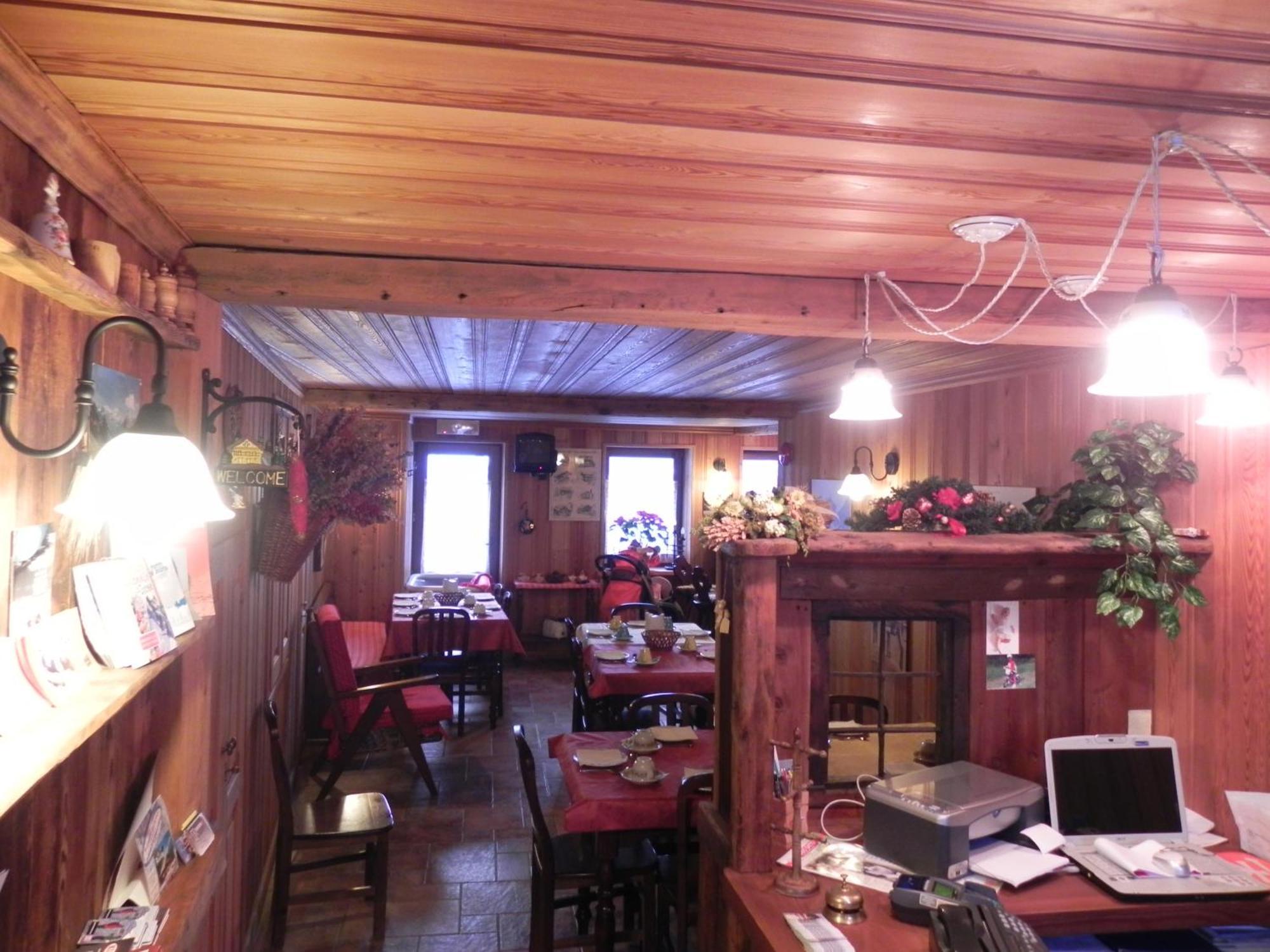 Le Vieux Rascard Chambres D'Hotes Champoluc Εξωτερικό φωτογραφία