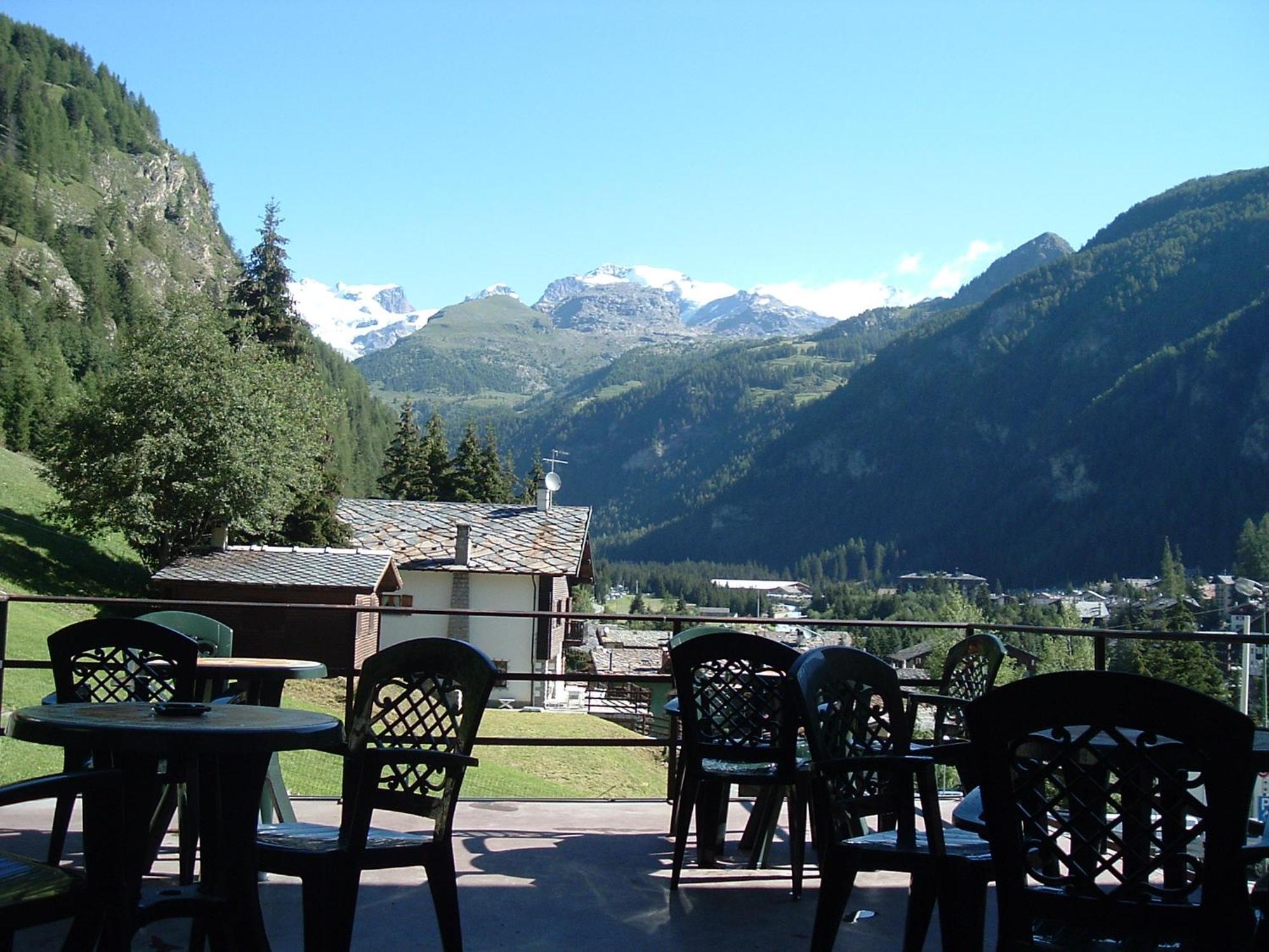 Le Vieux Rascard Chambres D'Hotes Champoluc Εξωτερικό φωτογραφία