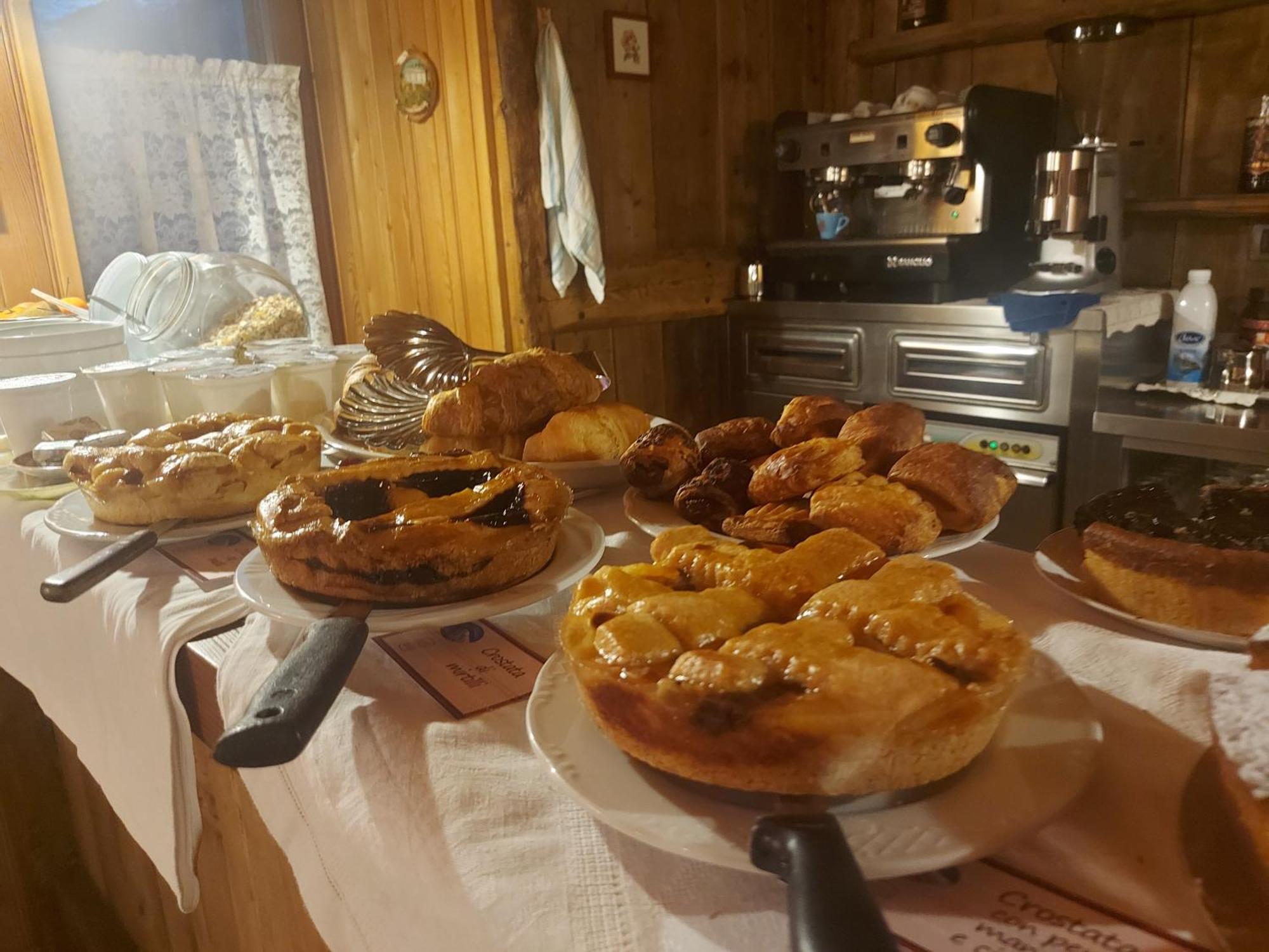 Le Vieux Rascard Chambres D'Hotes Champoluc Εξωτερικό φωτογραφία