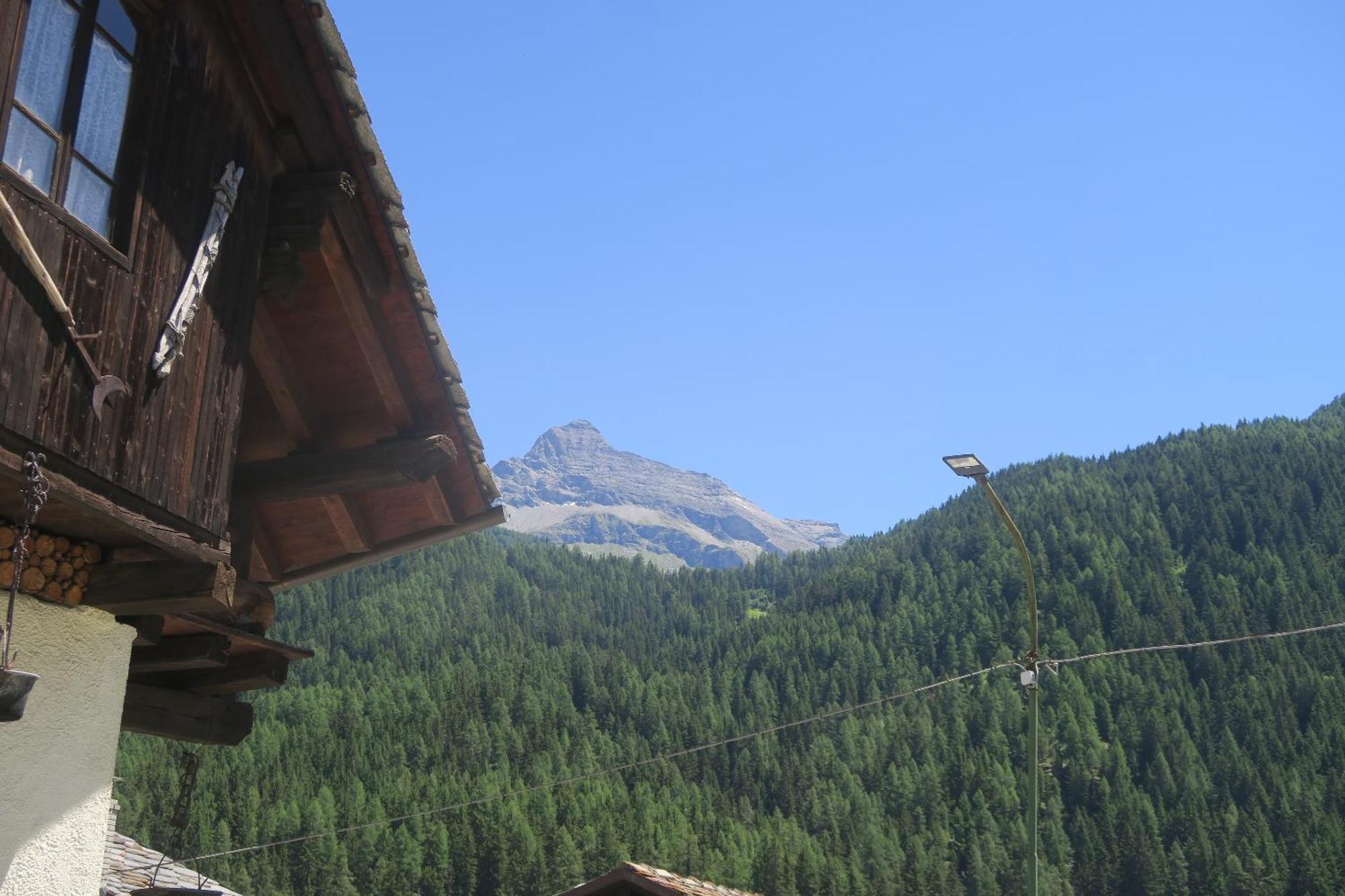 Le Vieux Rascard Chambres D'Hotes Champoluc Εξωτερικό φωτογραφία
